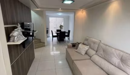 Sobrado a venda 04 quartos c/2 suítes no Xaxim em Curitiba PR