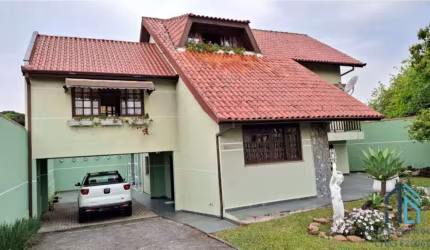 (PERMUTA) Casa a venda c/ático, ótima localização, 06 quartos c/suíte 8 vagas no Hauer em Curitiba PR