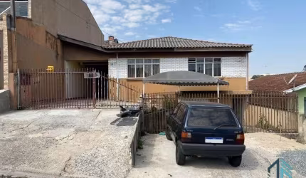 (PERMUTA) Casa térrea, 03 quartos c/suíte, parte podendo ser utilizado como Barracão, no Capão Raso em Curitiba PR