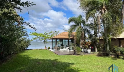 Casa a venda Semi mobiliada, com terreno 850 m² Lagoa dos Esteves, Balneário Rincão SC