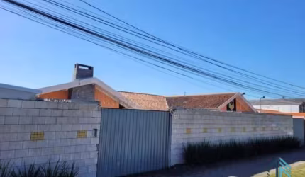 (PERMUTA) Casa/Terreno 1.100 m² , 700 m² construída, potencial prédio até 3 andares, 05 quartos c/suíte, no Cajuru em Curitiba PR