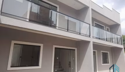 Sobrado a venda, 03 quartos, c/suíte, 05 vagas, no Barreirinha em Curitiba