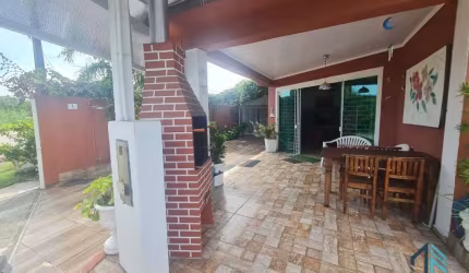 Sobrado mobiliado, 05 quartos sendo 03 suítes, Bom Retiro em Matinhos PR