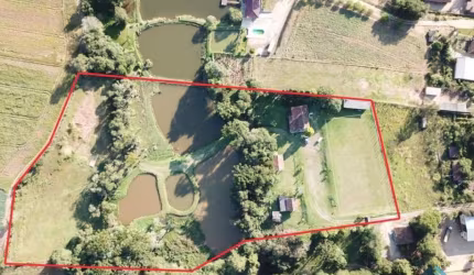 (PERMUTA) Chácara em Contenda PR, com 02 casas, estrada toda asfaltada a 20min, no Centro de Araucária.