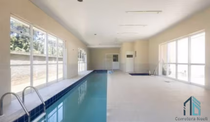 Casa com 620 m², 04 suítes, 04 vagas em condomínio no Orleans/Santa Felicidade em Curitiba PR