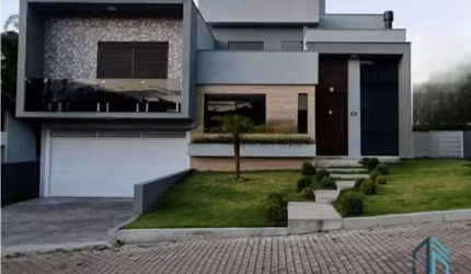 Casa linda Mobiliada, 04 suítes, em condomínio, no Cachoeira do Bom Jesus em Florianópolis SC