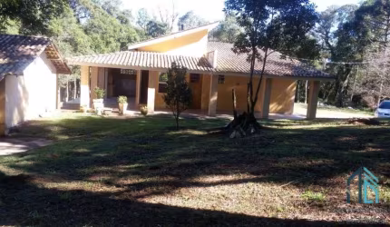 Chácara ótima localização a venda 02 casas, piscina, açude, salão de festas, em Mandirituba PR