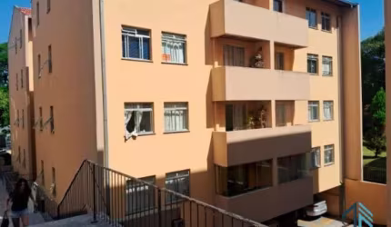 Apartamento, ensolarado e arejado, 03 quartos vaga livre no Portão em Curitiba PR