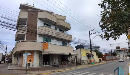 Prédio Comercial e Residencial 05 apartamentos e sala comercial  em Camboriú - SC