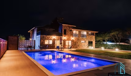 Sítio lindo a venda com casa aprox. 500 m², piscina com 7,6 hectares, em Araranguá SC