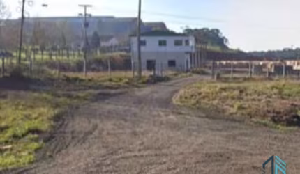 Terreno urbano área total (03 alqueires e 17 litros),  sendo de frente 134,75 metros,  vende área total, em Prudentópolis PR