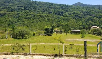 Sítio plana, 24.200 mil m², lagoa c/ peixes, área gourmet, fibra ótica, em ITAJAÍ SC