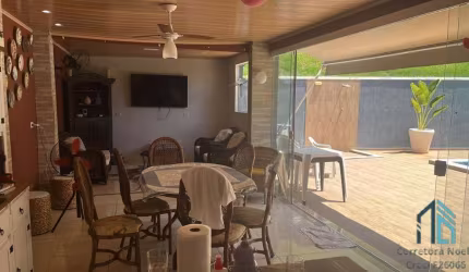 Casa em Condomínio a venda, 04 quartos sendo duas suítes, piscina em Cajati SP