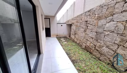Sobrado 03 suítes, com ático, terraço, em condomínio no Pilarzinho em Curitiba PR