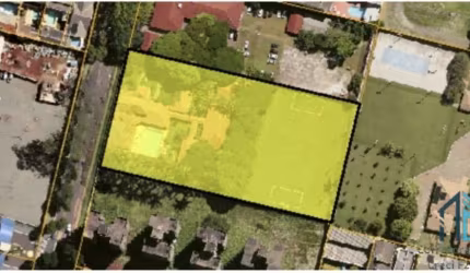 Terreno de 7260 mt2, Zr3, testada de 60 mt2, boa topografia, região mais alta de Maringá PR