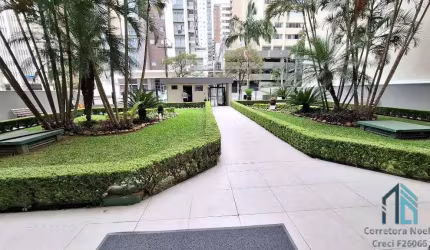 Apartamento, desocupado recém reformado, 02 quartos c/suíte, no Bigorrilho em Curitiba PR
