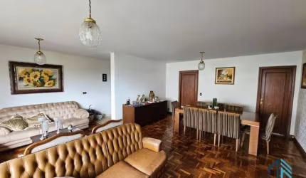 Apartamento ensolarado, LOCALIZAÇÃO PRIVILEGIADA, 03 quartos c/suíte, em Maringá PR