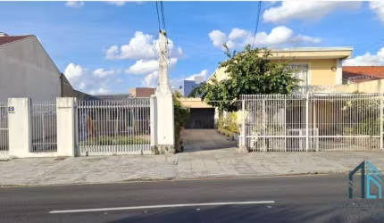 Residência, terreno COM 03 MORADIAS, no Água Verde em Curitiba pr