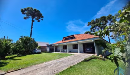 Casa Semi mobiliada, 04 quartos c/suíte, área de lazer, em Fazenda Rio Grande PR
