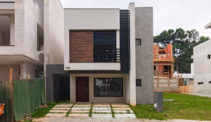 Residência com 3 dormitórios à venda no bairro Santa Cândida - Curitiba/PR