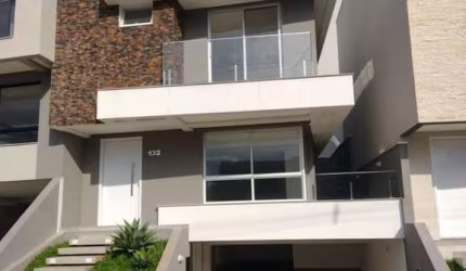 Casa com 3 dormitórios à venda no bairro Santa Cândida - Curitiba/PR