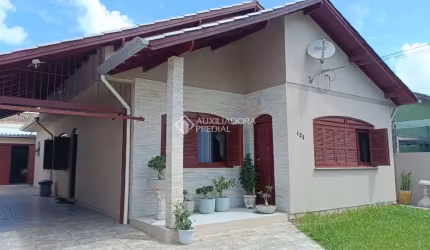 Casa com 4 quartos à venda na Avenida Alberto Pasqualini, 123, Parque Amador, Esteio, 187 m2 por R$ 800.000