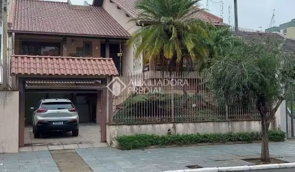 Casa com 3 quartos à venda na Rua Caxias, 229, Centro, Esteio, 259 m2 por R$ 1.060.000