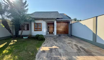 Casa com 4 quartos à venda na Rua Santa Cruz, 1472, Niterói, Canoas, 232 m2 por R$ 980.000
