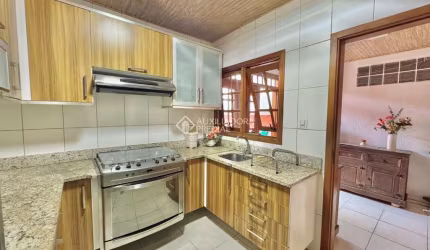 Casa com 6 quartos à venda na Rua Quaraí, 64, Niterói, Canoas, 259 m2 por R$ 1.100.000