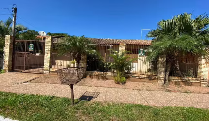 Casa com 4 quartos à venda na Rua das Araras, 1114, Harmonia, Canoas, 164 m2 por R$ 580.000