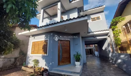 Casa com 3 quartos à venda na Caravelas, 117, Nossa Senhora das Graças, Canoas, 250 m2 por R$ 1.063.000