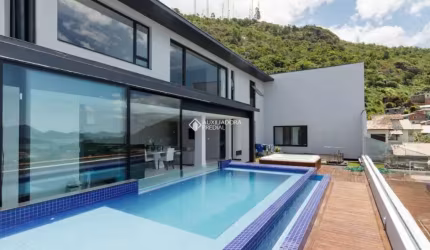 Casa com 4 quartos à venda na Rua José Francisco Dias Areias, 733, Trindade, Florianópolis, 287 m2 por R$ 3.690.000