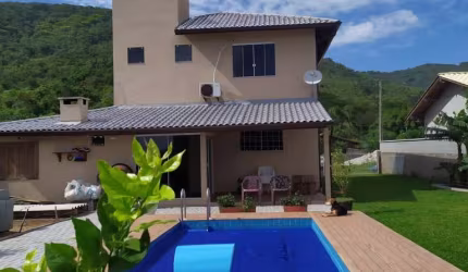 Casa com 4 quartos à venda na Rua Severino Firmino Martins, 595, Ribeirão da Ilha, Florianópolis, 140 m2 por R$ 2.000.000