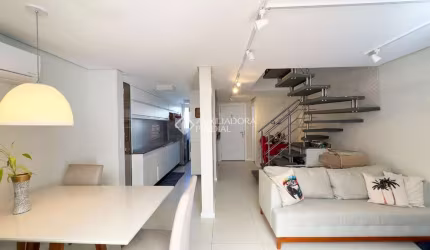 Casa em condomínio fechado com 2 quartos à venda na Rua Sagrado Coração de Jesus, 811, Morro das Pedras, Florianópolis, 78 m2 por R$ 990.000