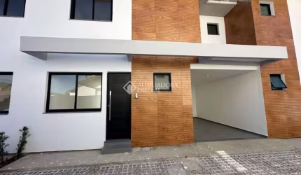 Casa com 3 quartos à venda na Avenida Cidade de Córdoba, 570, Barra da Lagoa, Florianópolis, 124 m2 por R$ 1.050.000