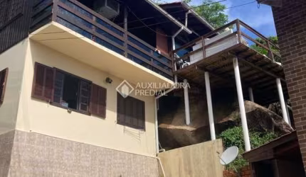 Casa com 3 quartos à venda na Malvina Silva, 58, Ribeirão da Ilha, Florianópolis, 250 m2 por R$ 650.000