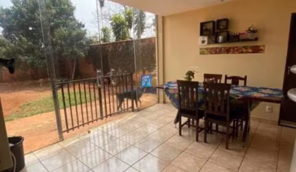 Lindo sobrado a venda com 4 dormitórios no Jd Ouro Branco