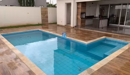 Casa sobrado à venda com 3 suítes no Cond Quinta dos Ventos