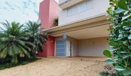 Casa à Condomínio Magnólias com 04 suítes