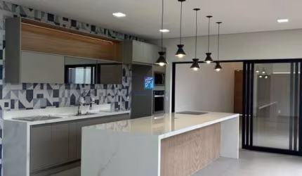 Casa térrea a venda com 3 suítes no Cond Quintas de São José