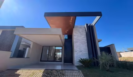 Casa à Venda no Condomínio Quinta da Mata ll
