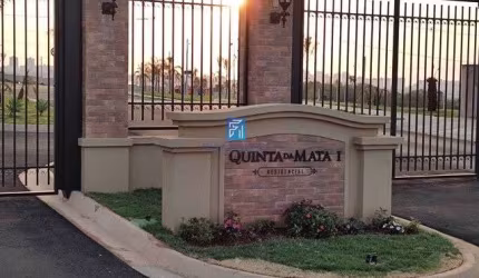 Terreno à venda com 292,80 m² Condomínio Quinta da Mata l