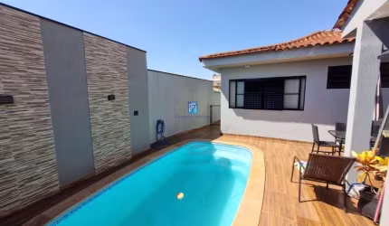 Linda Casa 3 dormitórios, sendo 1 suítes, lavabo e Escritori