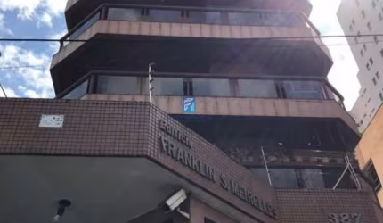 Apartamento a venda - Edificio Franklin Souza Meirelles - Ce
