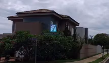 Casa Condomínio Pitangueiras, 3 suítes,armários, área gourme