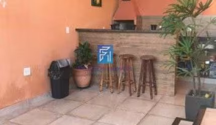 Casa sobrado a venda com 2 dormitórios no Condomínio Isabel