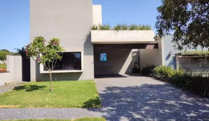 Sobrado a venda com 3 dormitórios sendo 1 suíte no Condomíni
