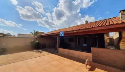 Casa à venda com 3 dormitórios sendo 1 suíte no Cândido Port