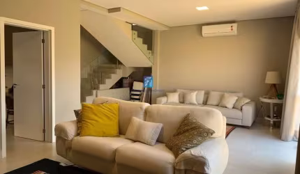 Sobrado à Venda - Condomínio Residencial Formosa - Pronto pa