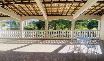Casa com 3 quartos à venda em Contagem